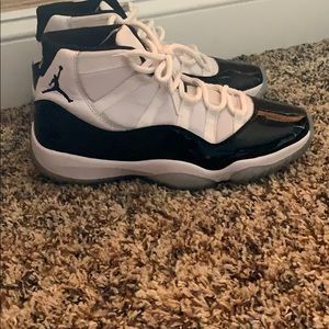 Jordan 11 concord 2018 size 9.5 US